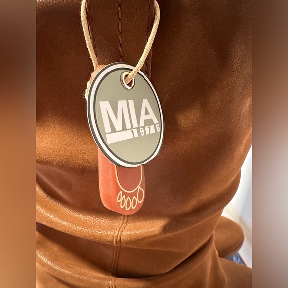 MIA Women’s Dani Foldover Boots NWT Sizes 6.5 & 8 - Picture 5 of 9